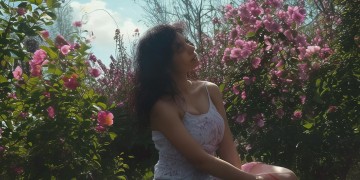 胸大的女人为何烦恼歌多？