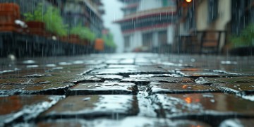 拉萨的雨究竟是哪首歌？