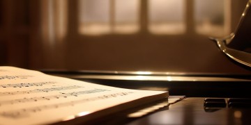耳畔响起的音乐声究竟是哪首歌？