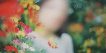 女子为自己而活是哪首歌？